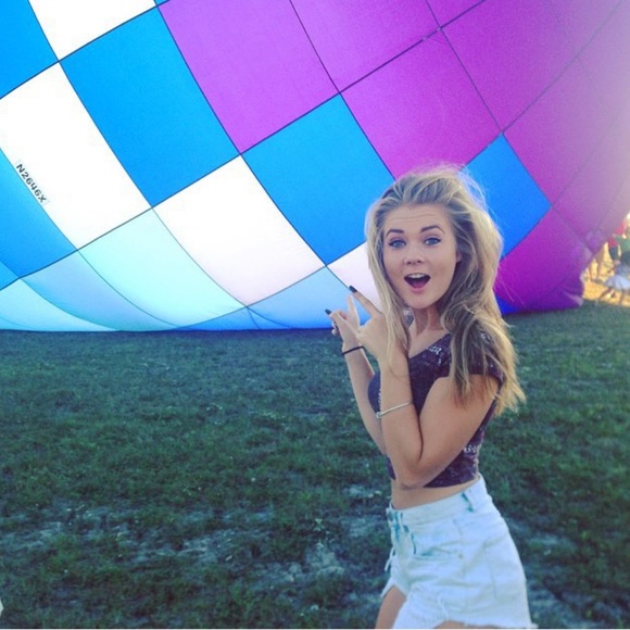 Maroon crop top - Picture 3 of 3